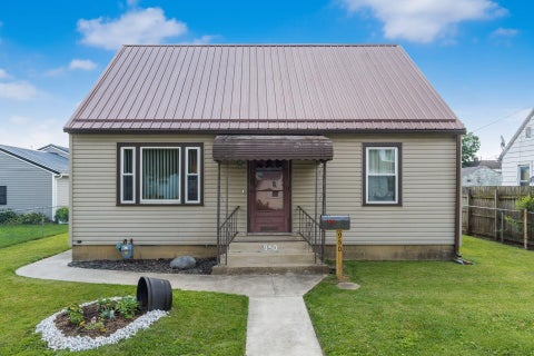 Photo of 950 N Pierce Avenue, Lancaster, OH 43130 (MLS # 226024238)