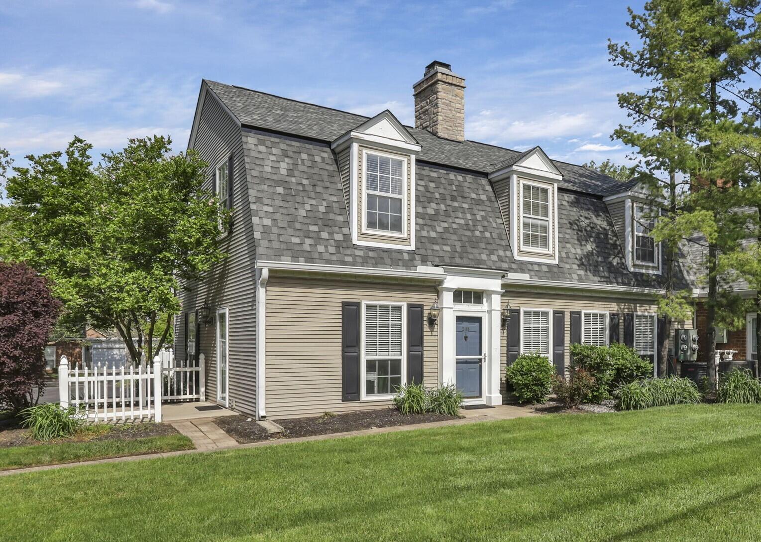 2498 Swan Drive, Grove City, Ohio image 2