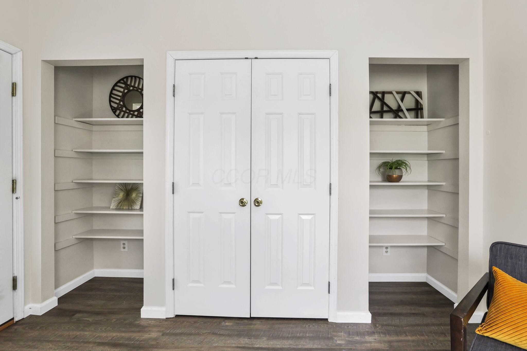 2498 Swan Drive, Grove City, Ohio image 13