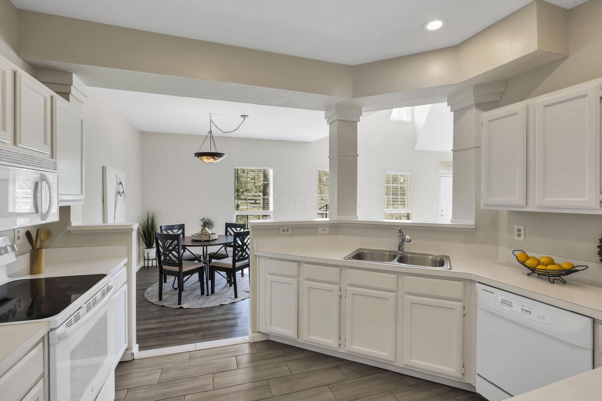 2498 Swan Drive, Grove City, Ohio image 7