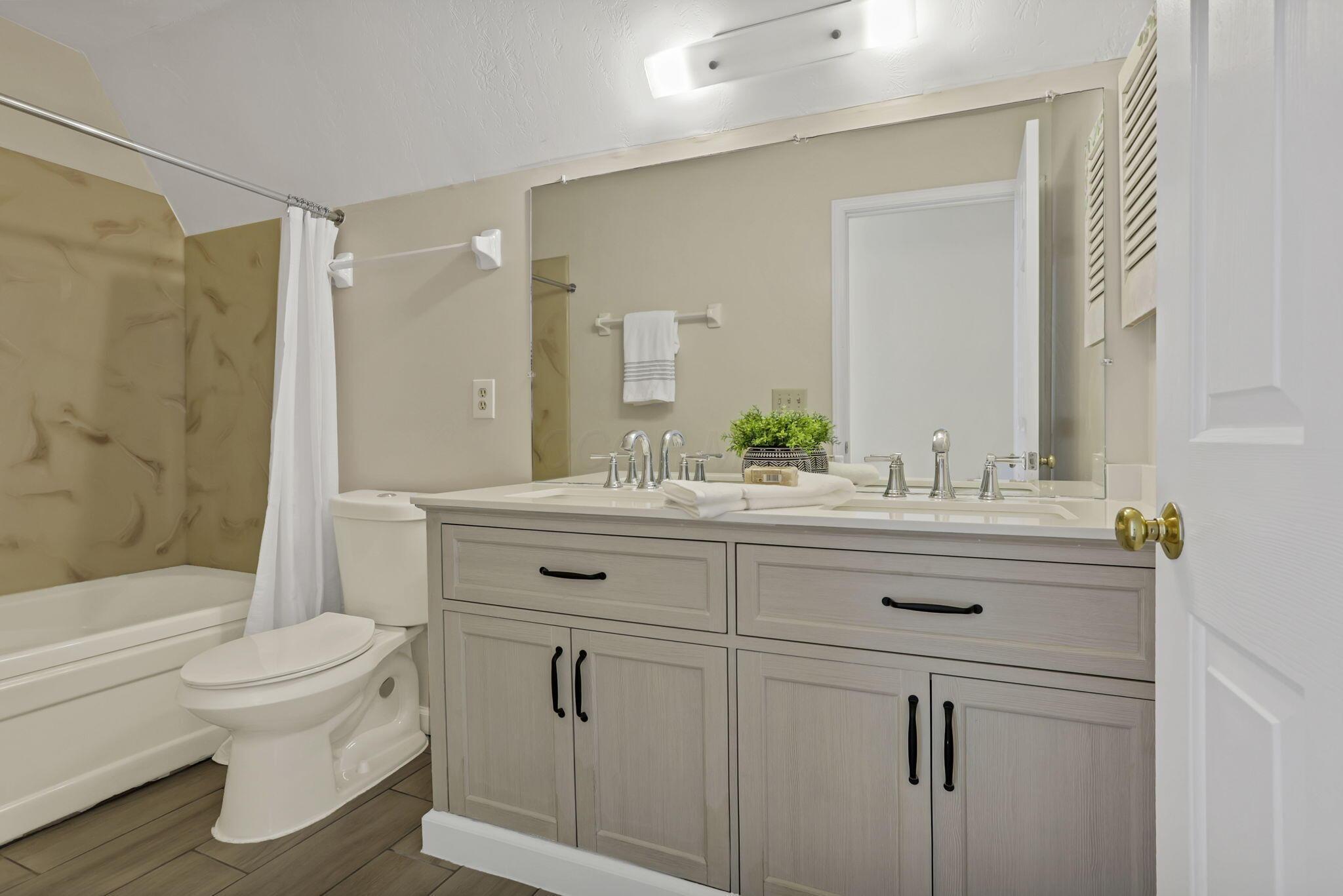 2498 Swan Drive, Grove City, Ohio image 21
