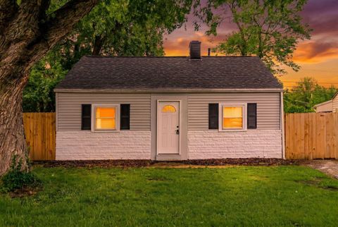 Photo of 3237 E 12th Avenue, Columbus, OH 43219 (MLS # 226015085)