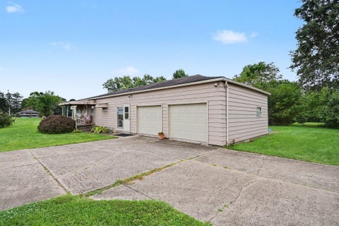 Photo of 2336 W Fair Avenue, Lancaster, OH 43130 (MLS # 226033348)