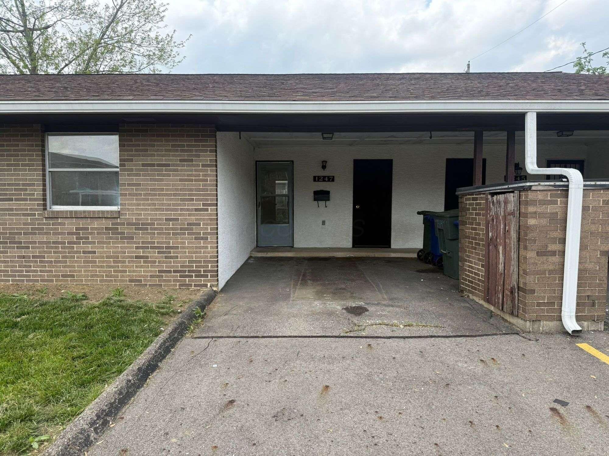1247 Woodbrook Circle #20, Columbus, Ohio image 1
