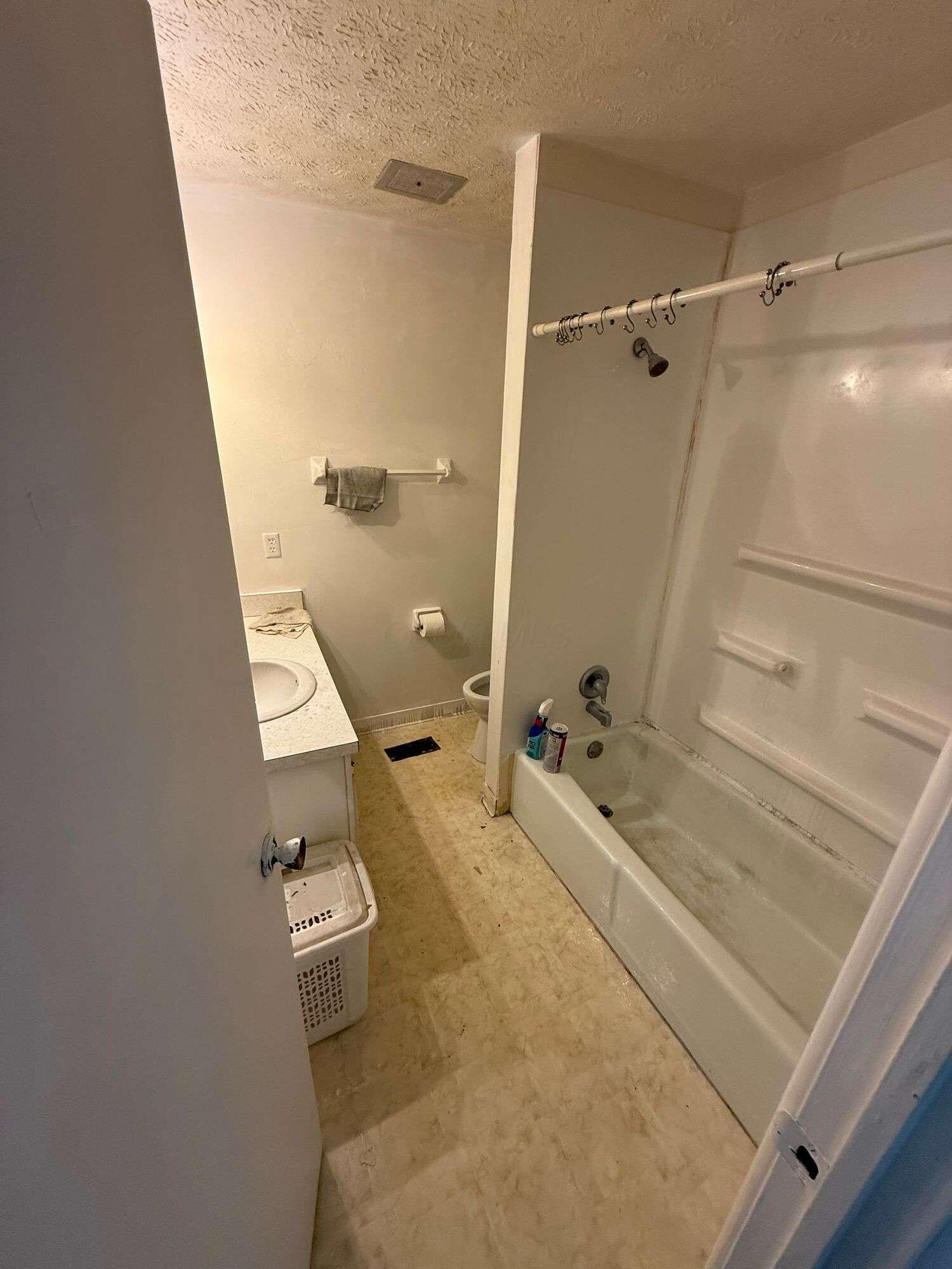 1247 Woodbrook Circle #20, Columbus, Ohio image 12