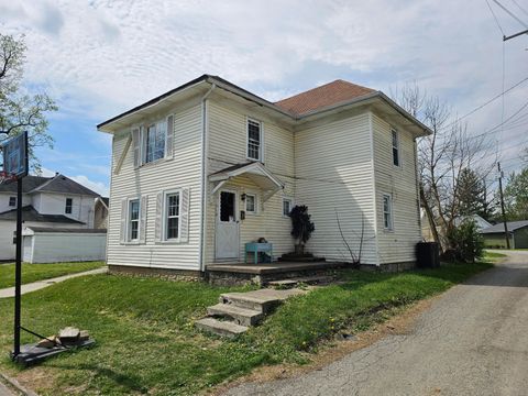 Photo of 319 Hopkins Street, Washington Court House, OH 43160 (MLS # 226013450)