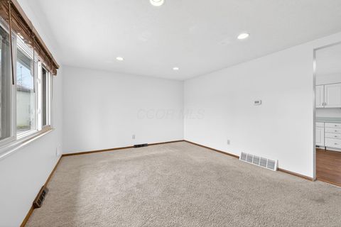 Tiny photo for 730 Penny Court, Gahanna, OH 43230 (MLS # 226008153)