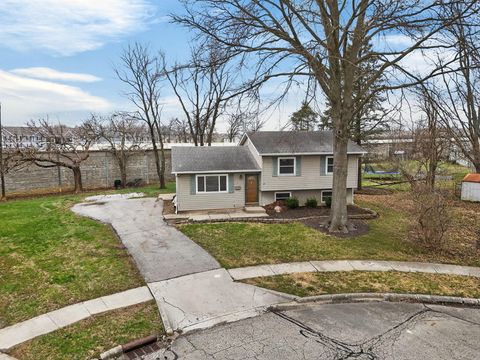 Tiny photo for 730 Penny Court, Gahanna, OH 43230 (MLS # 226008153)