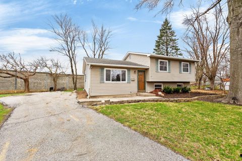 Tiny photo for 730 Penny Court, Gahanna, OH 43230 (MLS # 226008153)