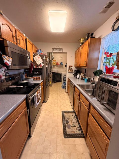 Tiny photo for 1517 Hawke Street, Bellefontaine, OH 43311 (MLS # 226005095)