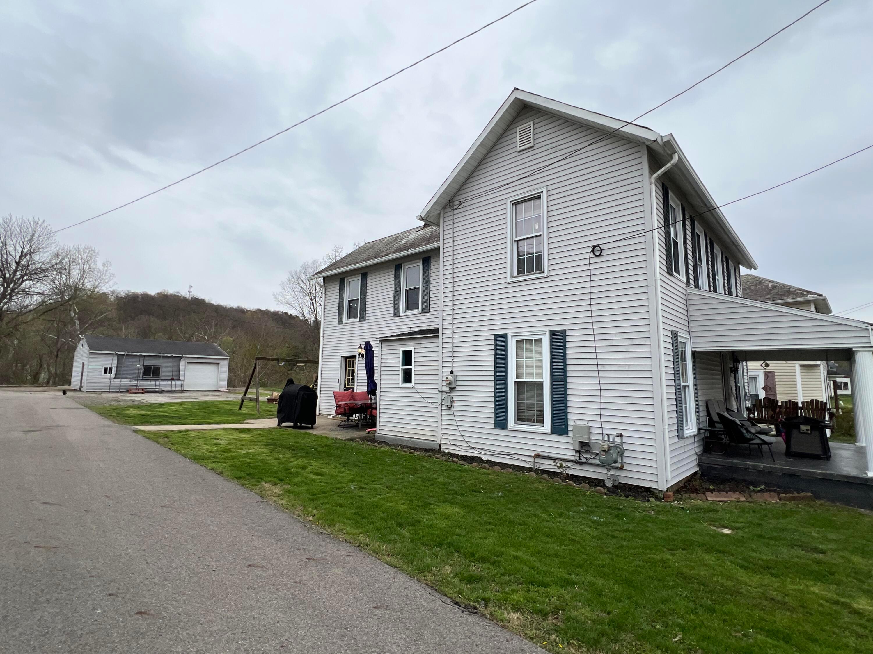 318 East Street, Sugar Grove, Ohio image 4
