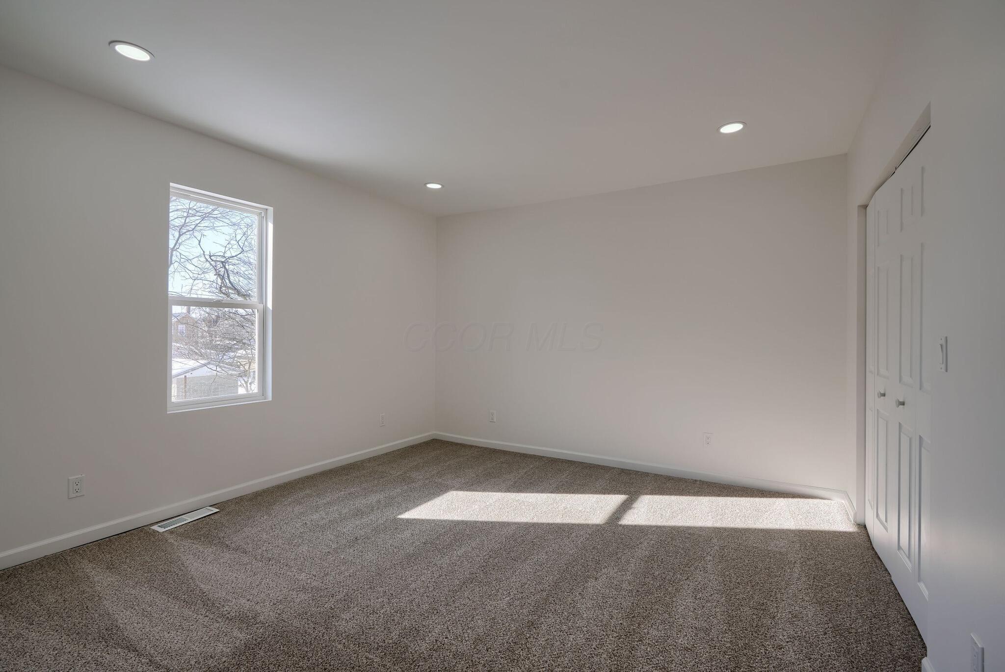 626 E 6th Avenue, Lancaster, Ohio image 24