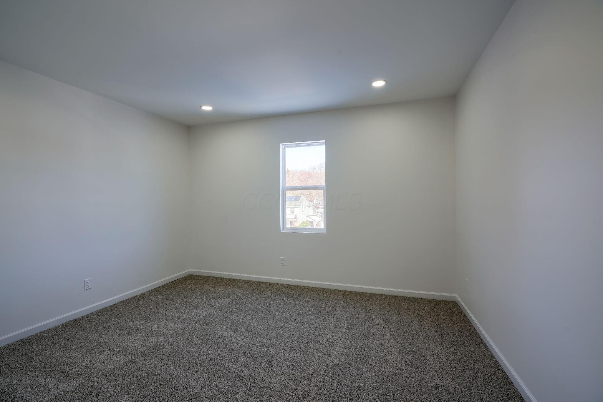 626 E 6th Avenue, Lancaster, Ohio image 25