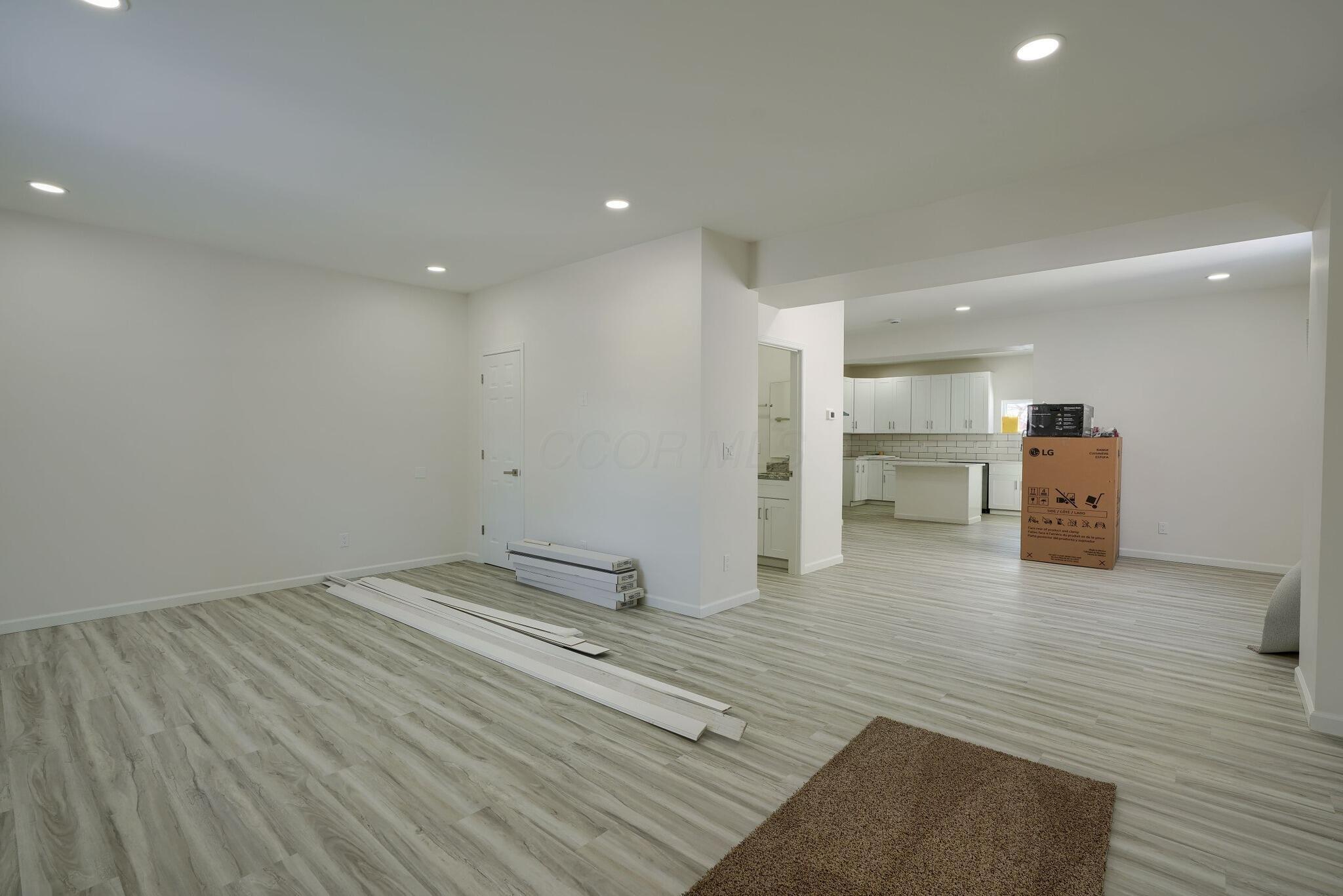 626 E 6th Avenue, Lancaster, Ohio image 4