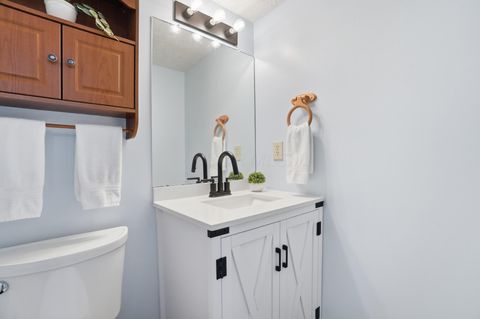 Tiny photo for 1167 Romona Place, Columbus, OH 43204 (MLS # 226014103)
