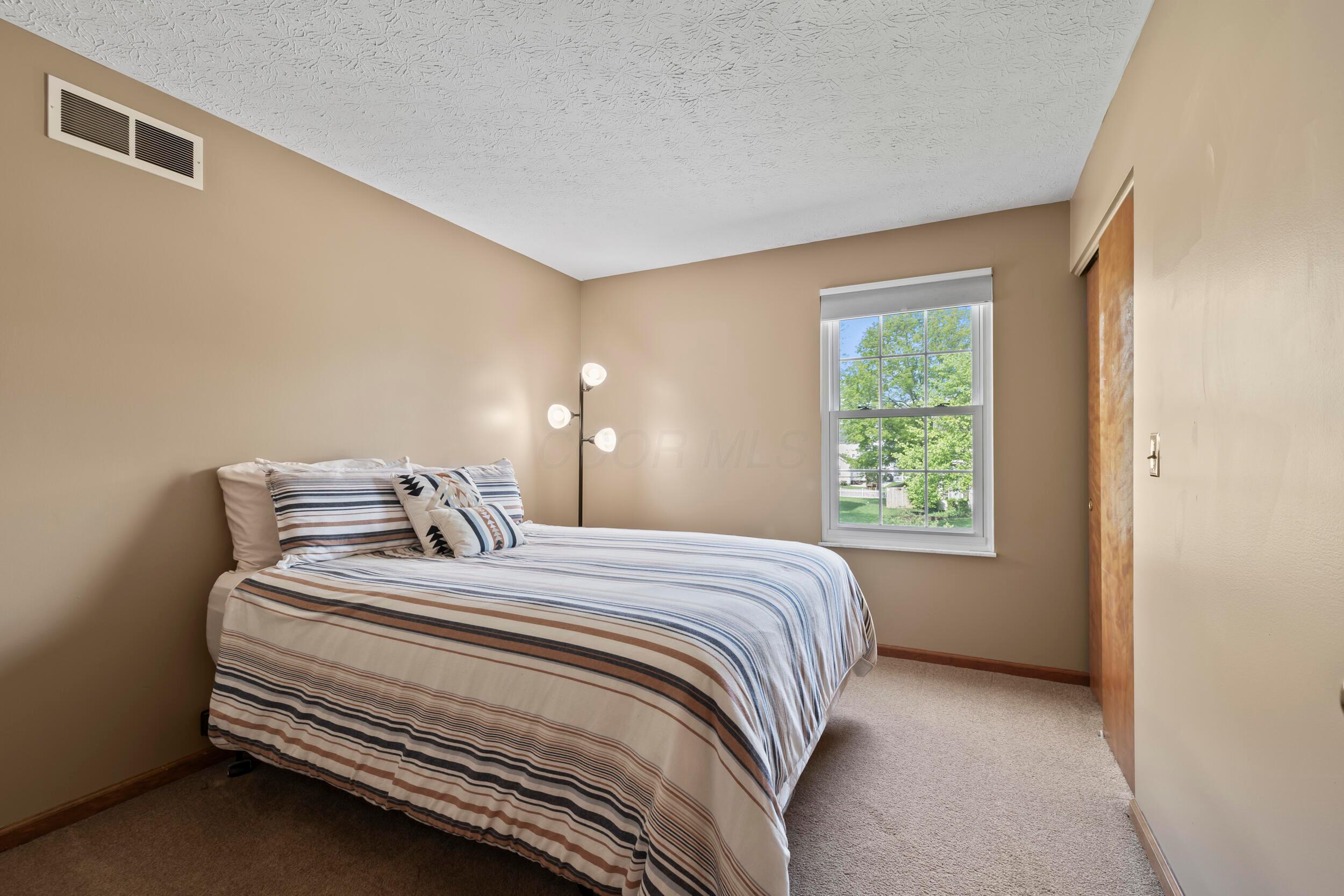 3098 Stouenburgh Drive, Hilliard, Ohio image 39