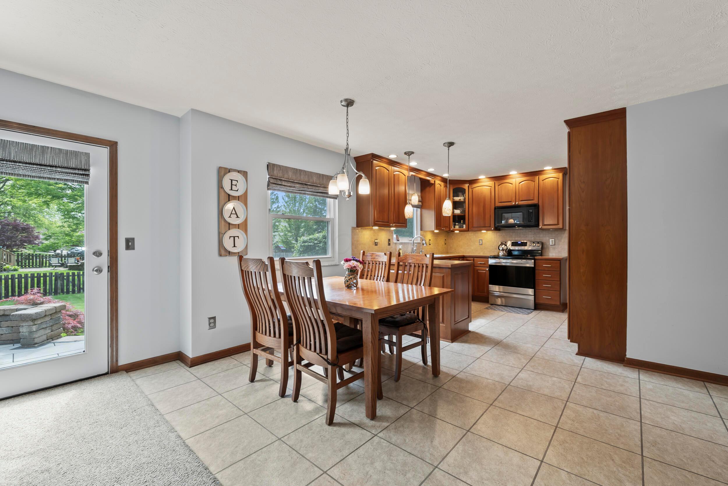 3098 Stouenburgh Drive, Hilliard, Ohio image 22