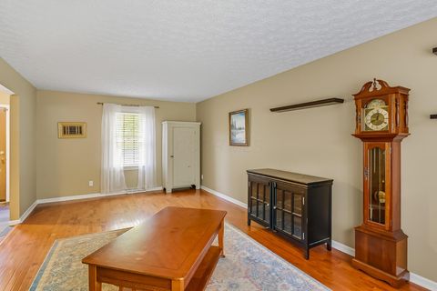 Tiny photo for 200 Matthew Avenue, Westerville, OH 43081 (MLS # 225037535)