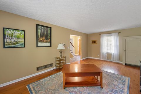 Tiny photo for 200 Matthew Avenue, Westerville, OH 43081 (MLS # 225037535)