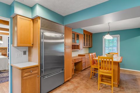 Tiny photo for 200 Matthew Avenue, Westerville, OH 43081 (MLS # 225037535)