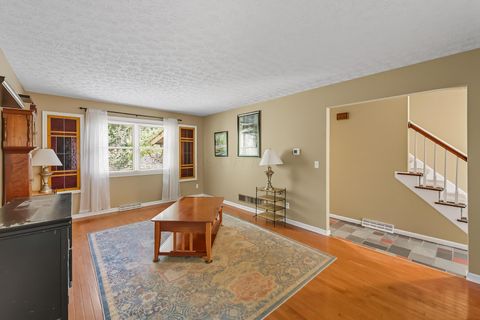 Tiny photo for 200 Matthew Avenue, Westerville, OH 43081 (MLS # 225037535)