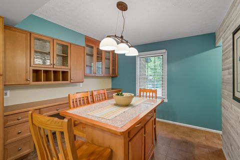 Tiny photo for 200 Matthew Avenue, Westerville, OH 43081 (MLS # 225037535)