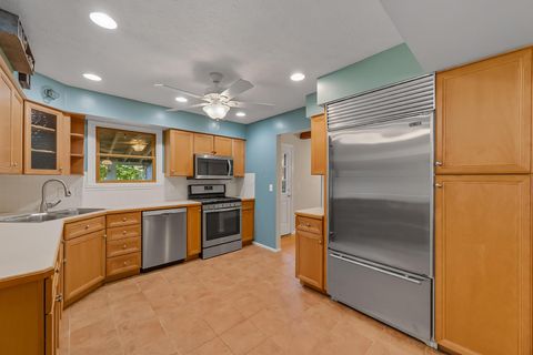 Tiny photo for 200 Matthew Avenue, Westerville, OH 43081 (MLS # 225037535)