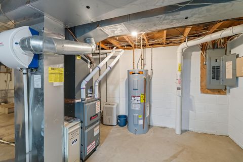 Tiny photo for 200 Matthew Avenue, Westerville, OH 43081 (MLS # 225037535)