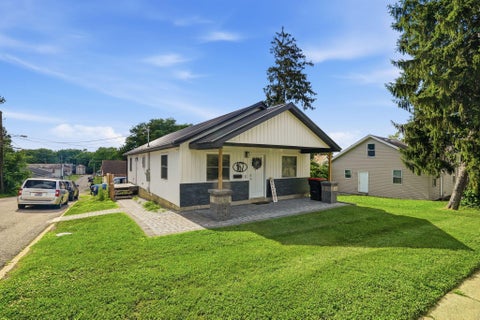 Homes For Sale - 167 Pine Street<br/> Zanesville, OH 43701