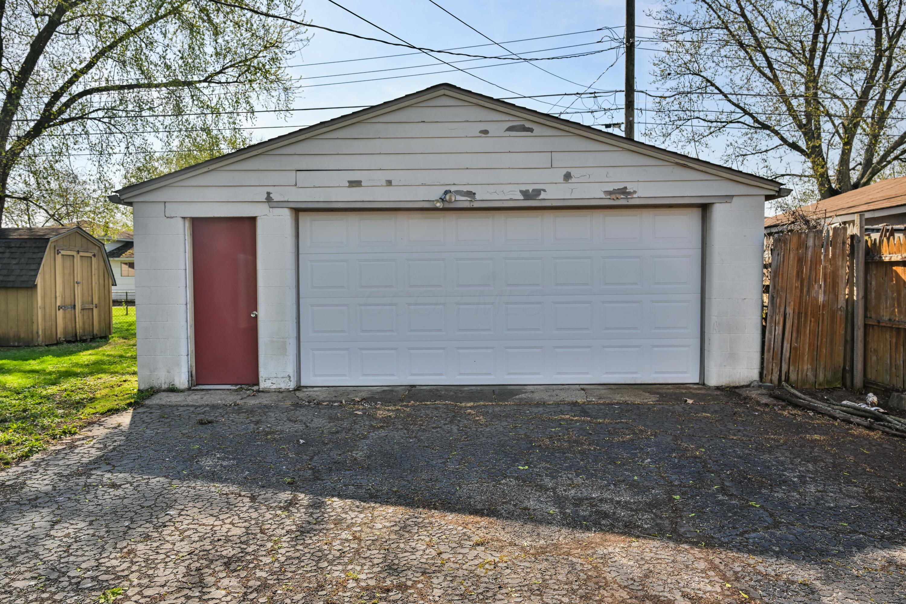 Columbus, Ohio 43232, United States, 3 Bedrooms Bedrooms, ,2 BathroomsBathrooms,Residential,Contingent,111140