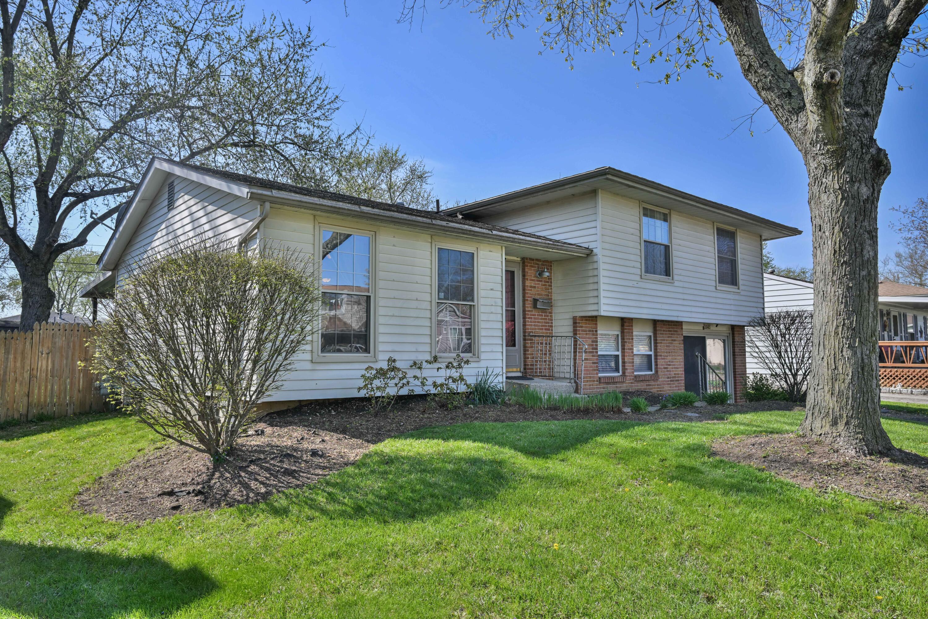 Columbus, Ohio 43232, United States, 3 Bedrooms Bedrooms, ,2 BathroomsBathrooms,Residential,Contingent,111140