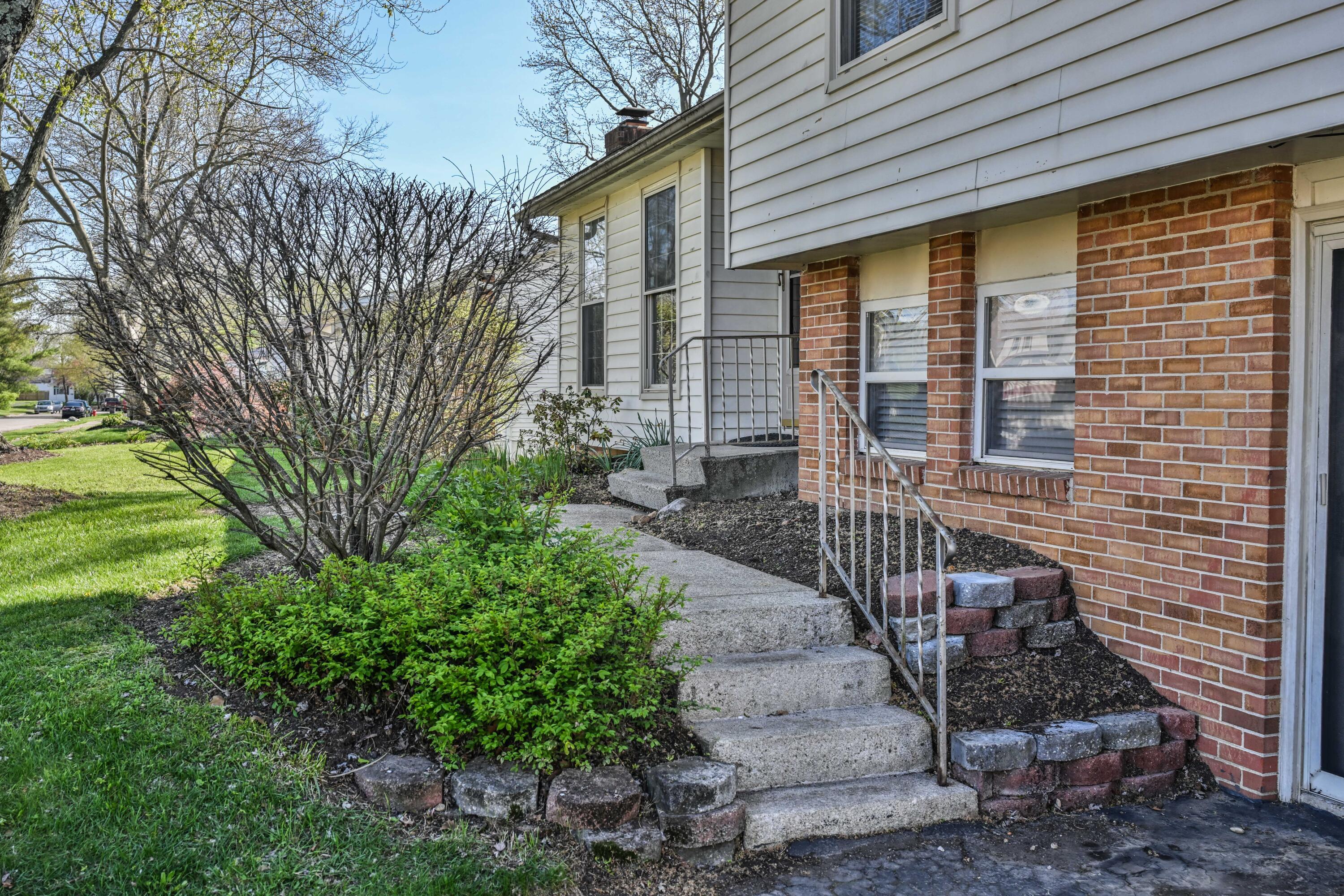 Columbus, Ohio 43232, United States, 3 Bedrooms Bedrooms, ,2 BathroomsBathrooms,Residential,Contingent,111140