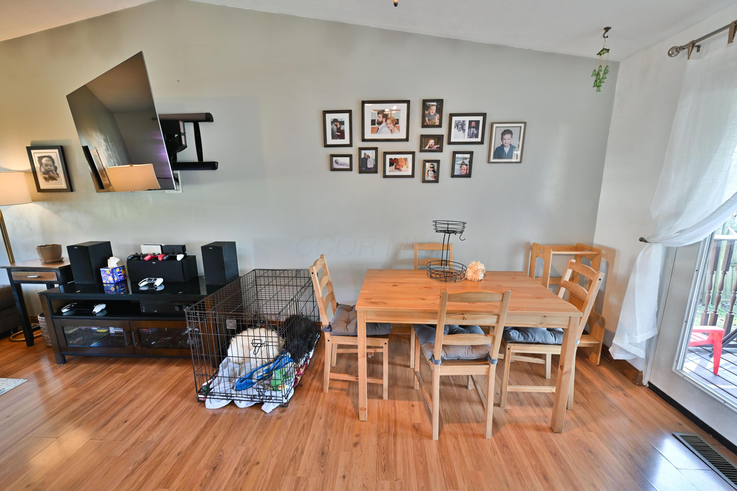 Columbus, Ohio 43232, United States, 3 Bedrooms Bedrooms, ,2 BathroomsBathrooms,Residential,Contingent,111140