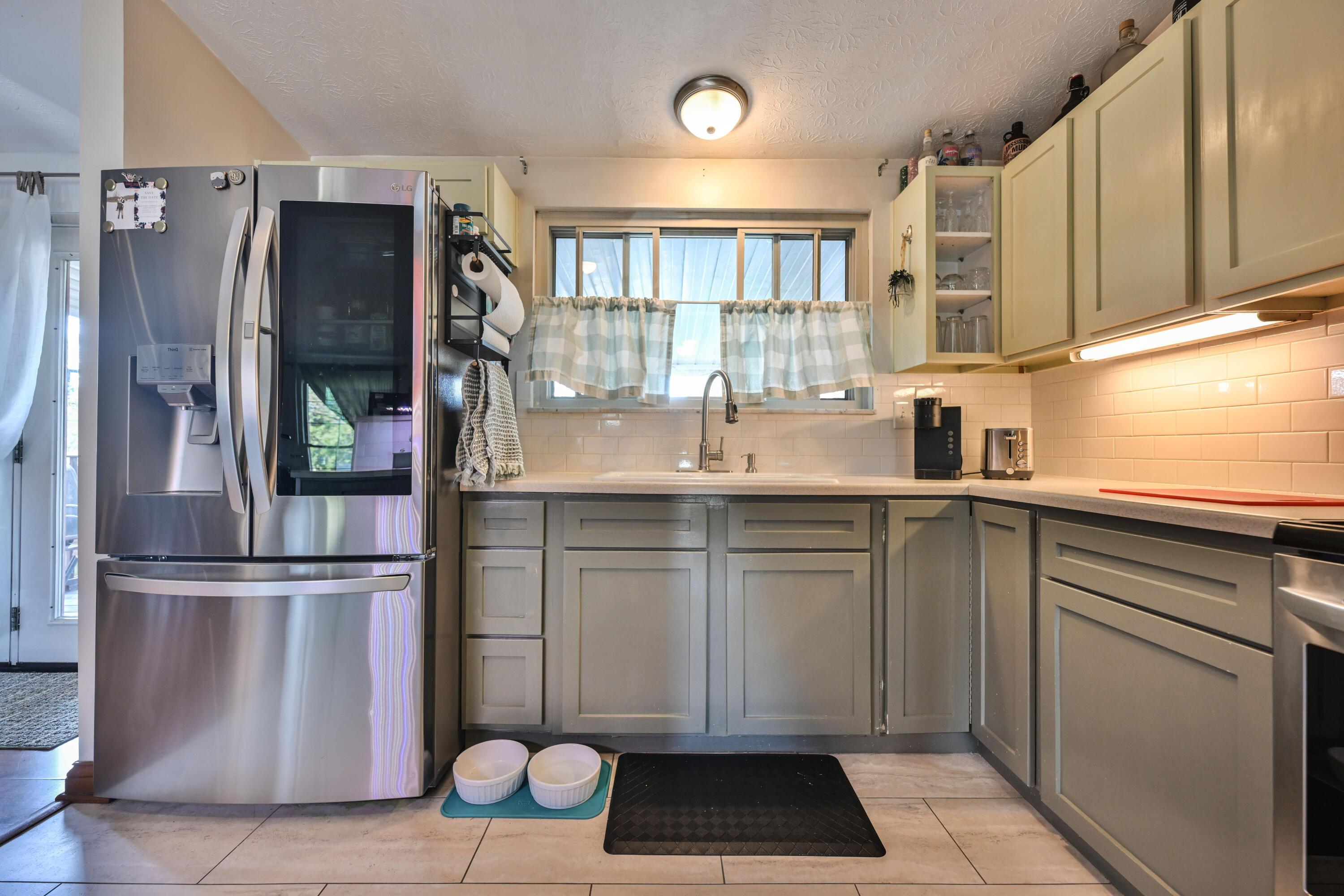 Columbus, Ohio 43232, United States, 3 Bedrooms Bedrooms, ,2 BathroomsBathrooms,Residential,Contingent,111140