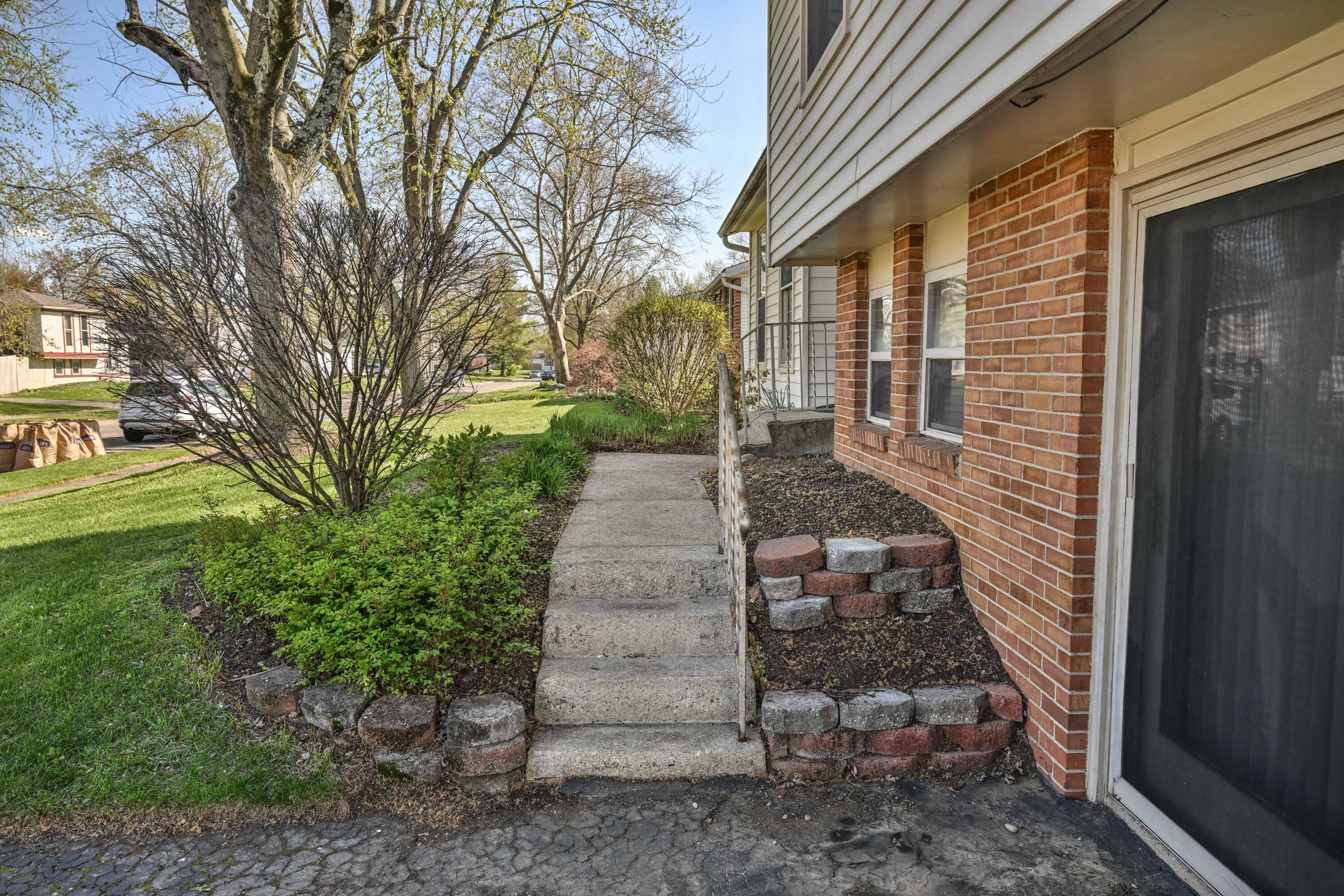 Columbus, Ohio 43232, United States, 3 Bedrooms Bedrooms, ,2 BathroomsBathrooms,Residential,Contingent,111140