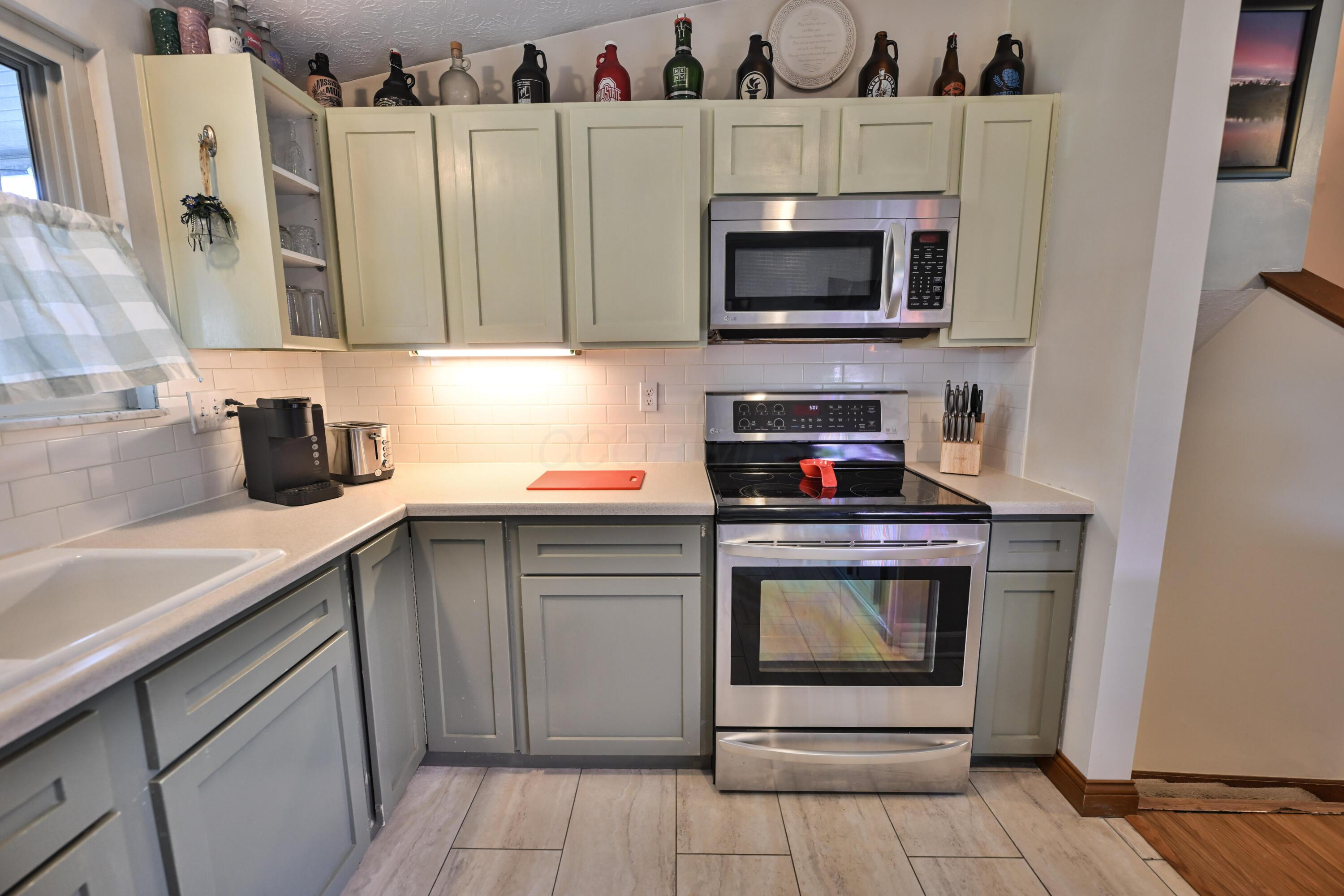 Columbus, Ohio 43232, United States, 3 Bedrooms Bedrooms, ,2 BathroomsBathrooms,Residential,Contingent,111140