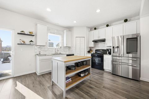 Tiny photo for 325 Green Acres Drive, Johnstown, OH 43031 (MLS # 226002701)