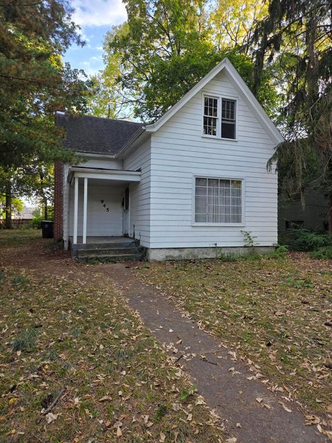 Photo of 945 Chambers Road, Columbus, OH 43212 (MLS # 226000199)