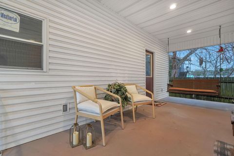 Tiny photo for 401 Busby Avenue, Lancaster, OH 43130 (MLS # 225044266)