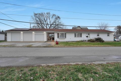 Tiny photo for 401 Busby Avenue, Lancaster, OH 43130 (MLS # 225044266)