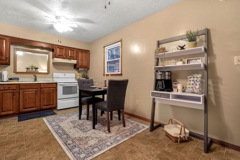 Tiny photo for 401 Busby Avenue, Lancaster, OH 43130 (MLS # 225044266)