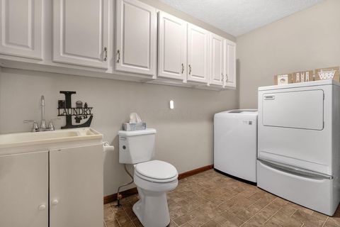 Tiny photo for 401 Busby Avenue, Lancaster, OH 43130 (MLS # 225044266)