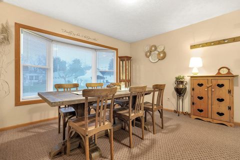 Tiny photo for 401 Busby Avenue, Lancaster, OH 43130 (MLS # 225044266)