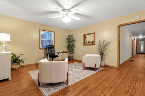 Tiny photo for 401 Busby Avenue, Lancaster, OH 43130 (MLS # 225044266)