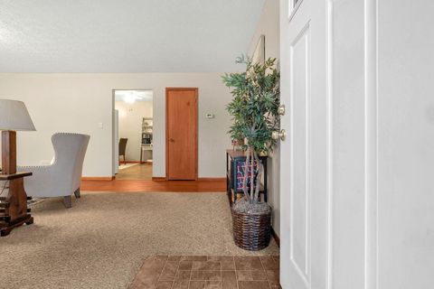 Tiny photo for 401 Busby Avenue, Lancaster, OH 43130 (MLS # 225044266)