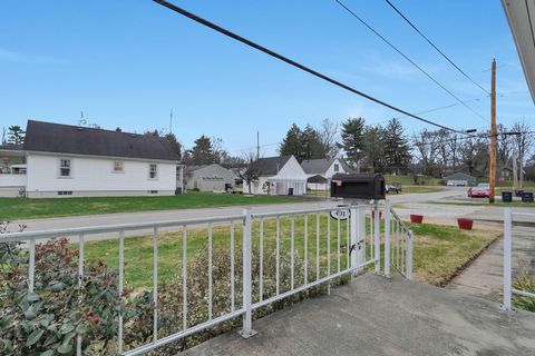 Tiny photo for 401 Busby Avenue, Lancaster, OH 43130 (MLS # 225044266)