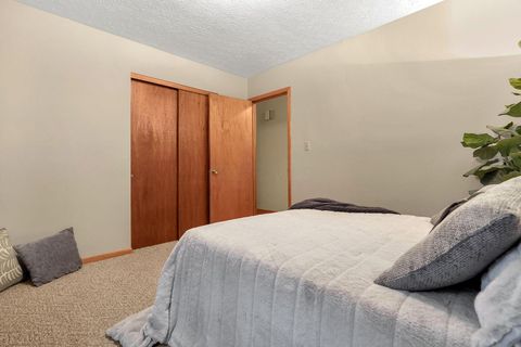 Tiny photo for 401 Busby Avenue, Lancaster, OH 43130 (MLS # 225044266)