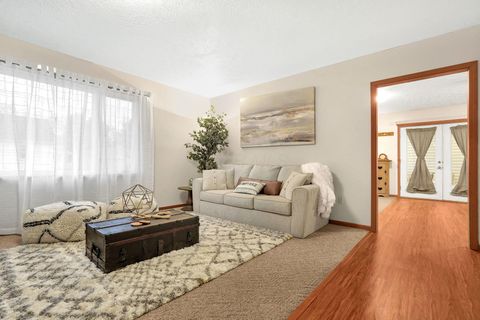 Tiny photo for 401 Busby Avenue, Lancaster, OH 43130 (MLS # 225044266)