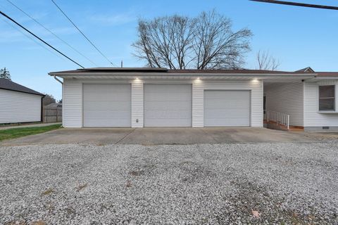 Tiny photo for 401 Busby Avenue, Lancaster, OH 43130 (MLS # 225044266)