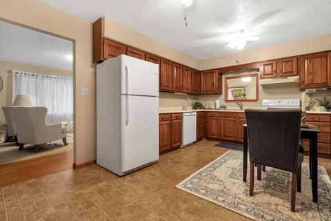 Tiny photo for 401 Busby Avenue, Lancaster, OH 43130 (MLS # 225044266)